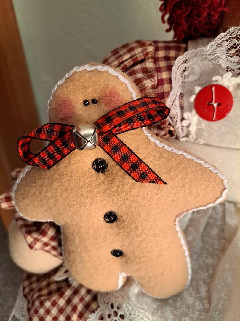 ANNIE'S BAKING COOKIES (FINISHED DOLL)