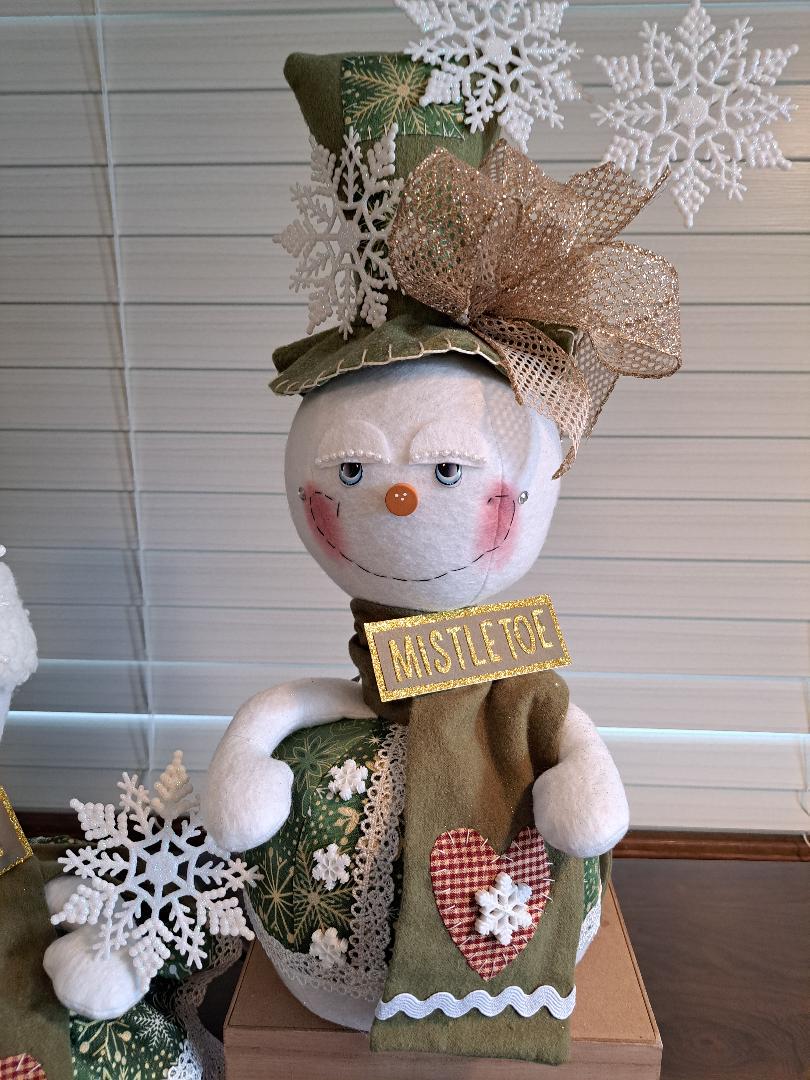 Hollie & Mistletoe Couple Snowman Dolls, Christmas Decor